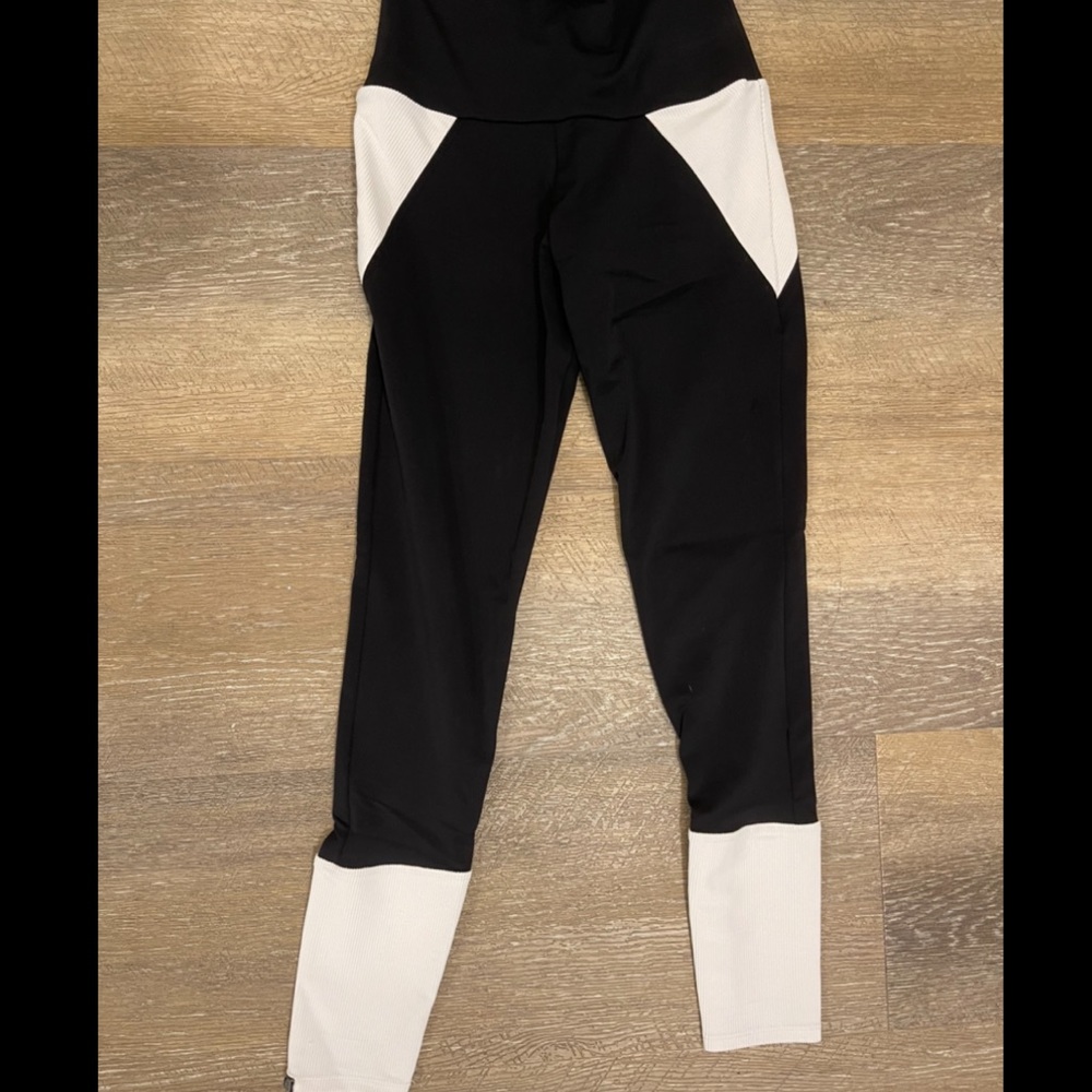 ONZIE leggings